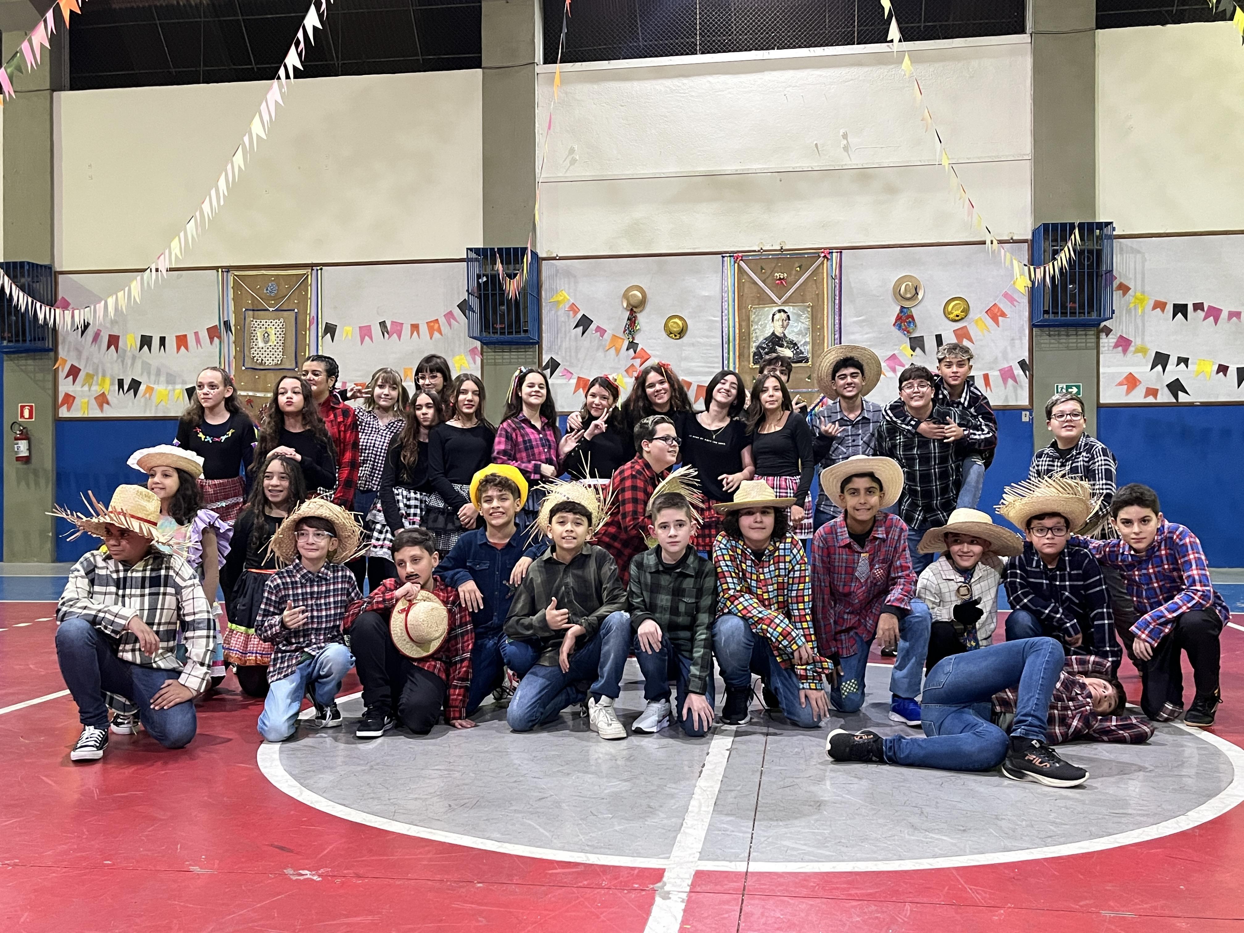 6 e 7 Ano - Festa Junina 2025 Santa Gema