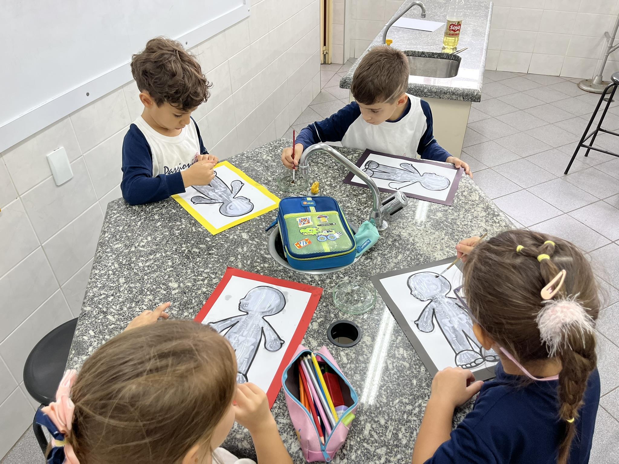 Infantil II - Laborat�rio de Ci�ncias Santa Gema