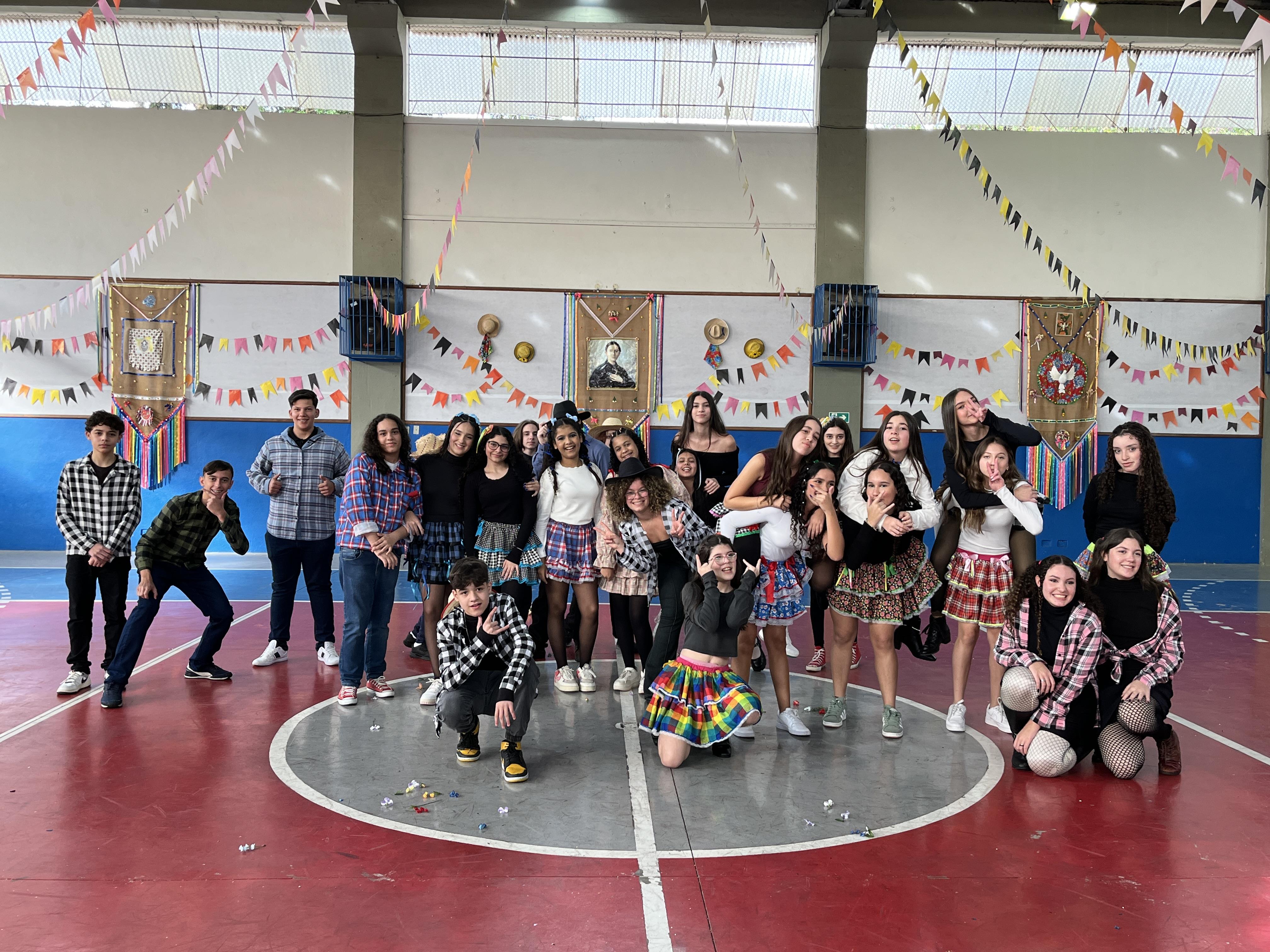 8� e 9� Ano - Festa Junina 2025 Santa Gema